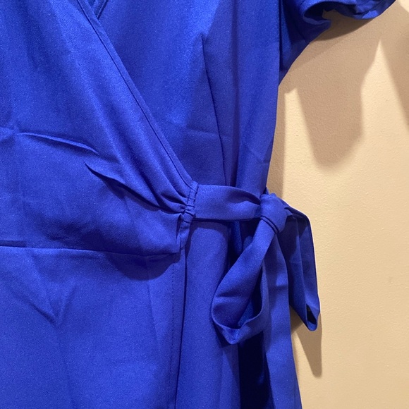 Naggoo new with tags short-sleeved blue wrap dress with ruffle at bottom - Picture 3 of 6